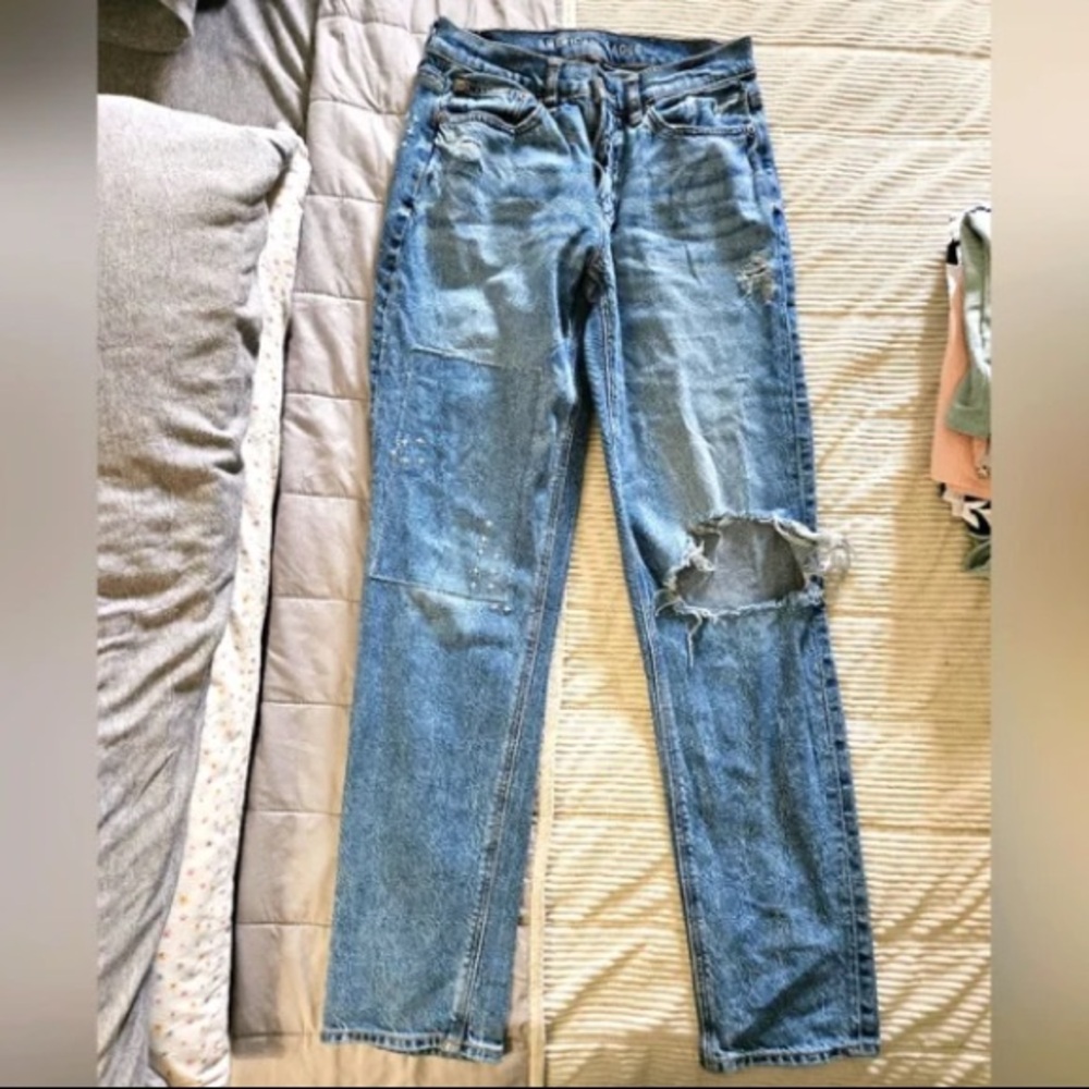 American Eagle Women's Blue Distressed Jeans Size 0